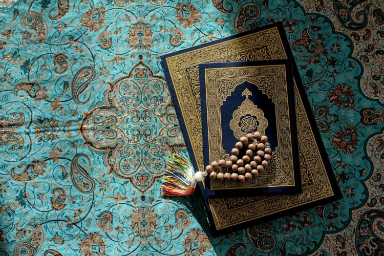 Quran with Prayer Beads