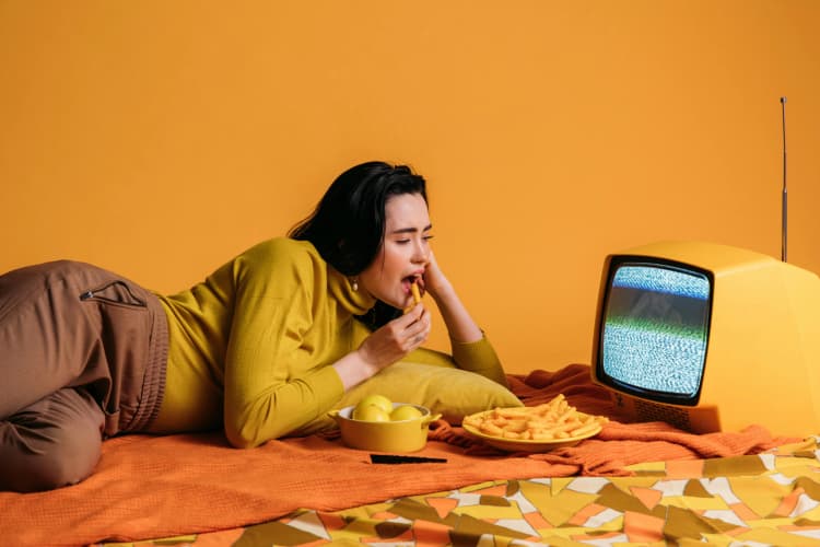 Retro TV Snacking Scene